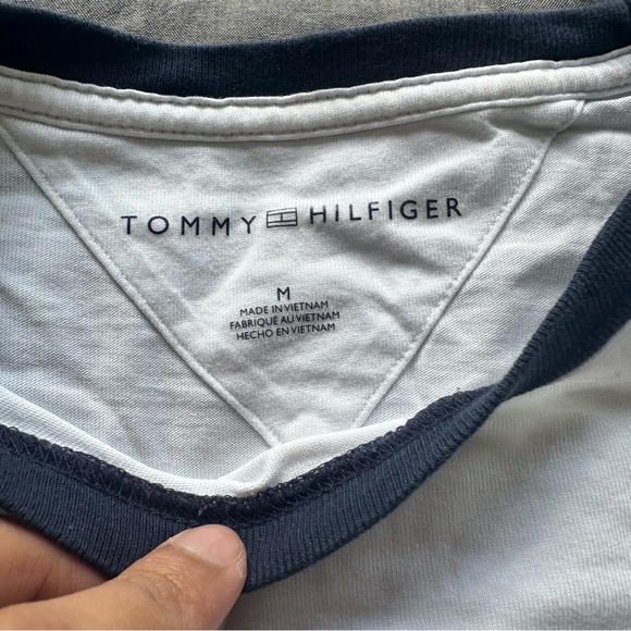 Vintage Tommy Hilfiger Men's Medium White Short Sleeve T-shirt - Picture 4 of 7